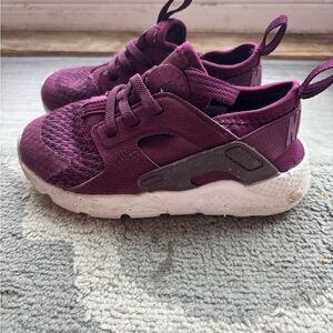 Nike Huarache Run Burgundy Toddler's Slip On Shoe Size 10C